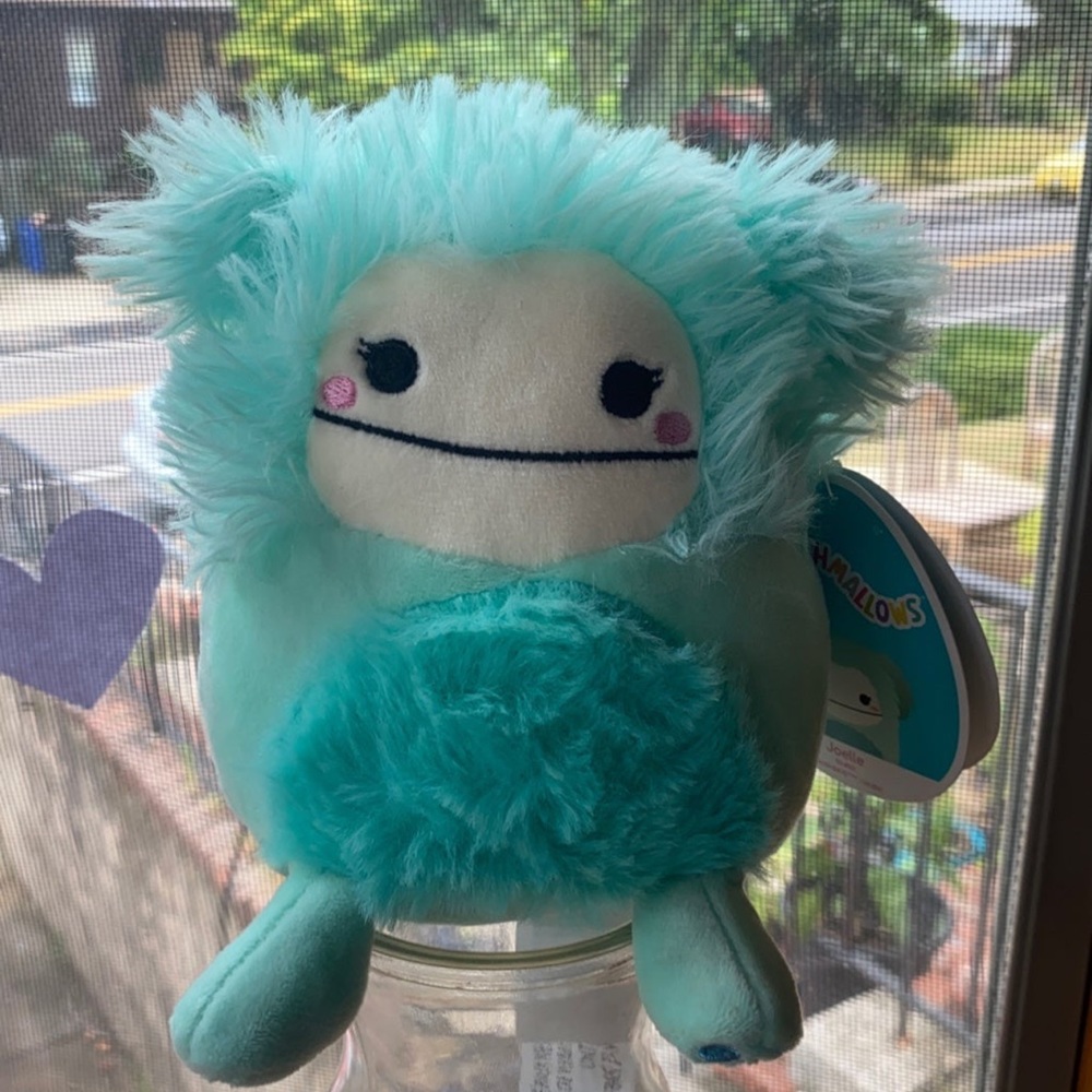 Squishmallow Joelle the Bigfoot